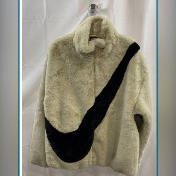 Nike Jackets & Blazers - Nike M Faux fur Cream and Black Teddy Jacket